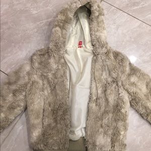 Fur like coat with hood